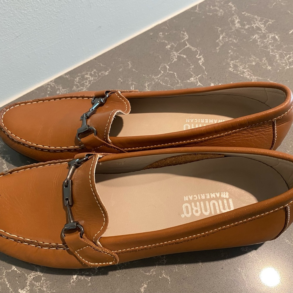 Munro American loafers ladies 8.5 M gently worn excellent condition. - Picture 7 of 8